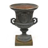 Late 19th century cast iron garden urn