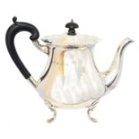 A George V silver teapot,