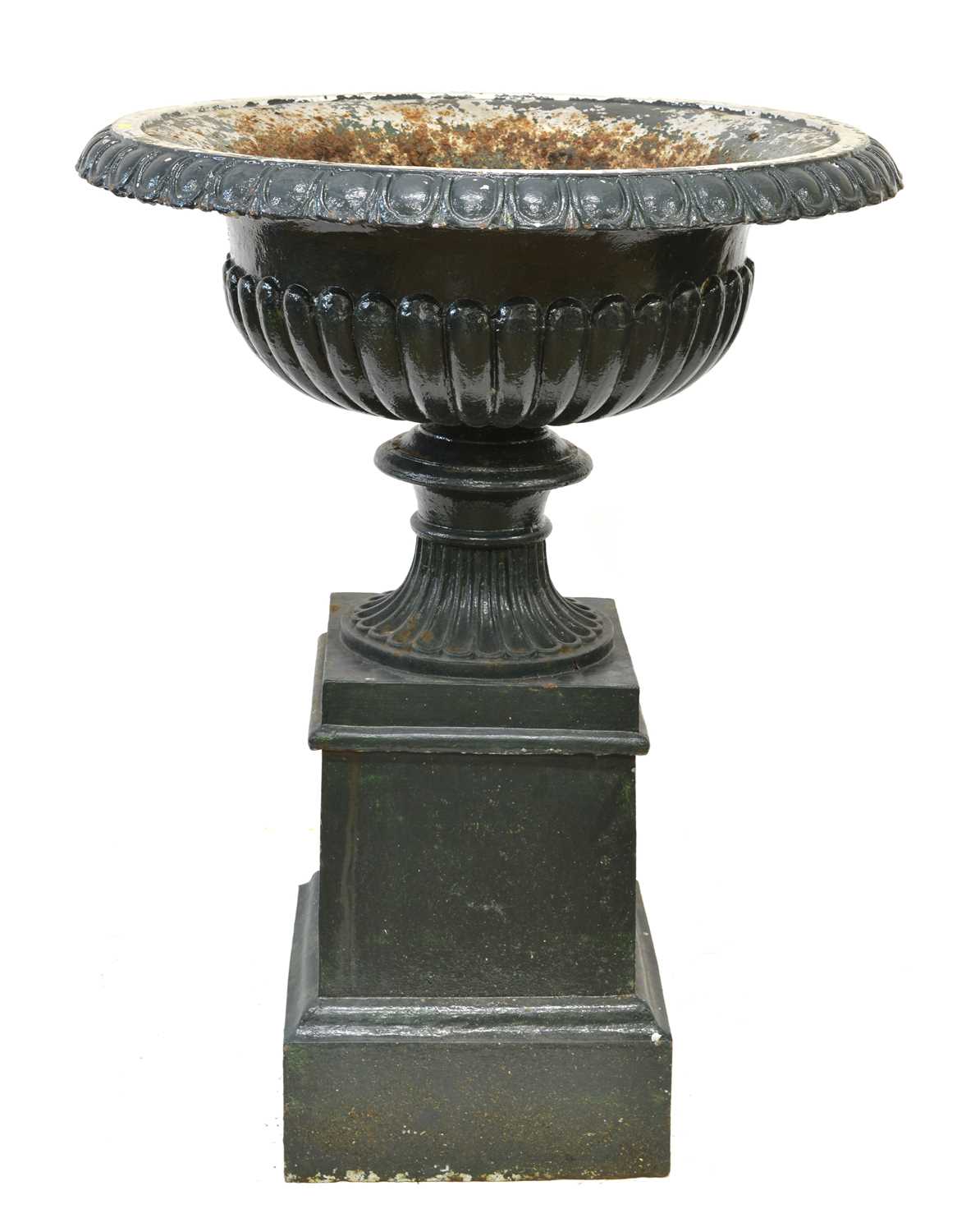 Late 19th-century cast iron garden urn