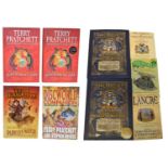 Discworld related volumes Pratchett (Terry)