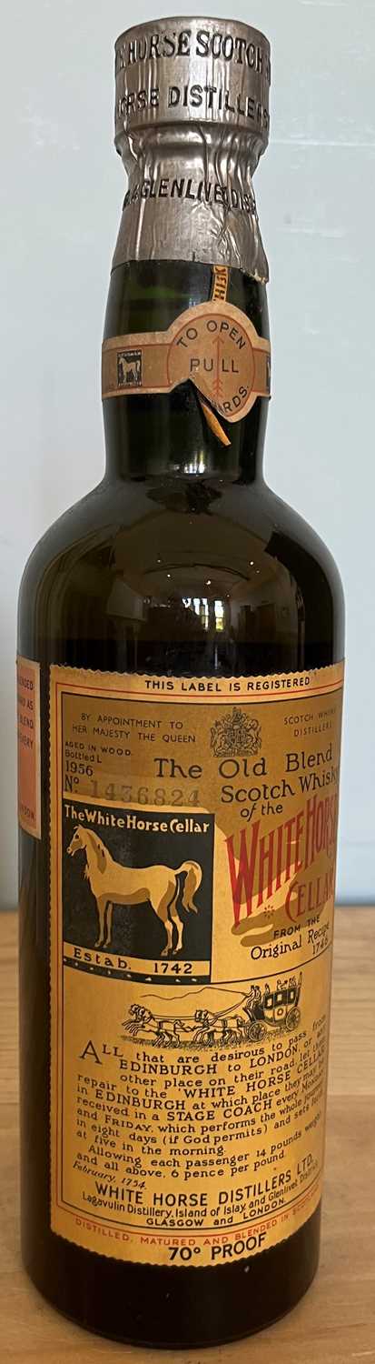 1 bottle 1950’s White Horse ‘The old Blend Scotch Whisky’