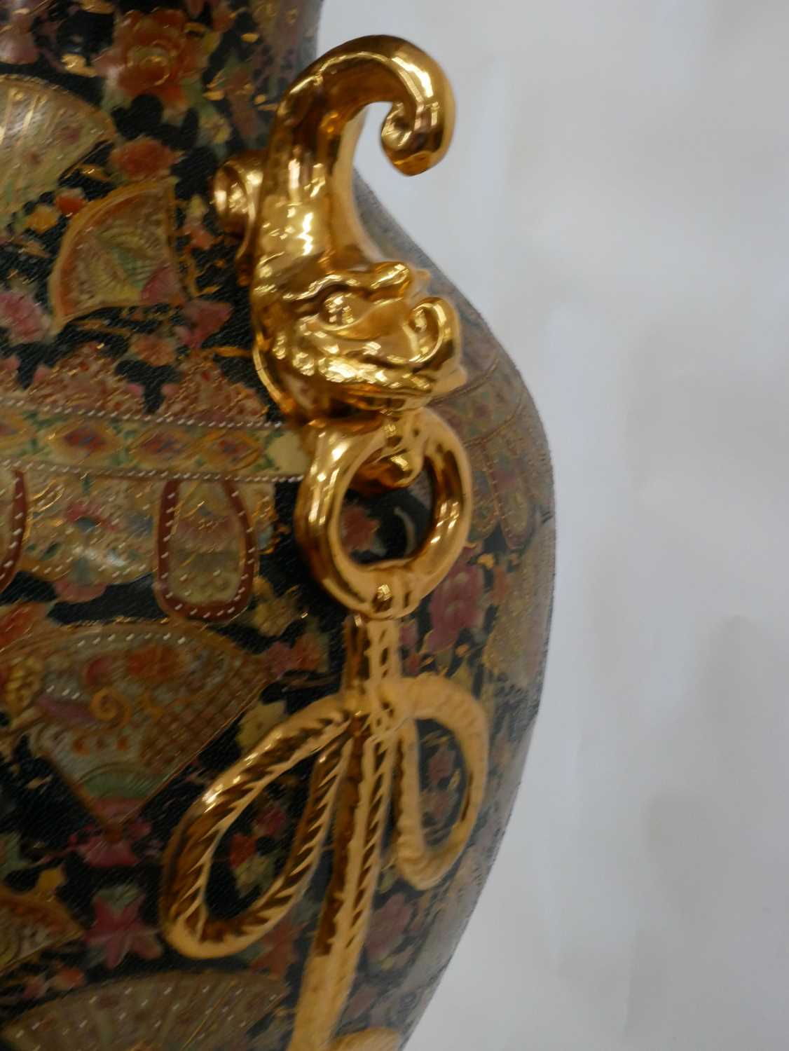Massive reproduction vase and cover - Bild 4 aus 4