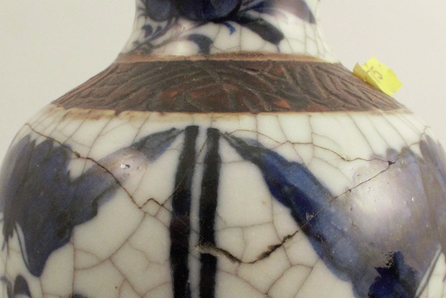 An Oriental baluster shaped vase, late Qin dynasty, decorated in blue and white with slender figures - Image 3 of 4