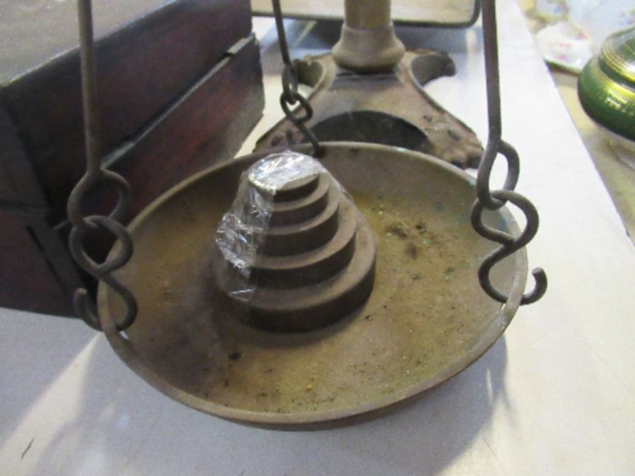 A set of Avery scales, together with weights - Image 2 of 4