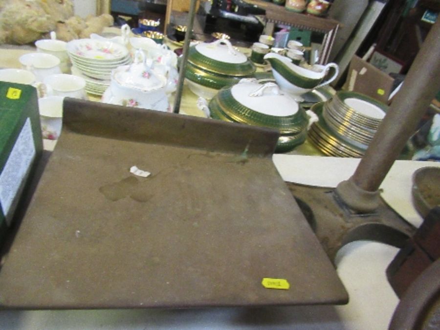 A set of Avery scales, together with weights - Image 3 of 4