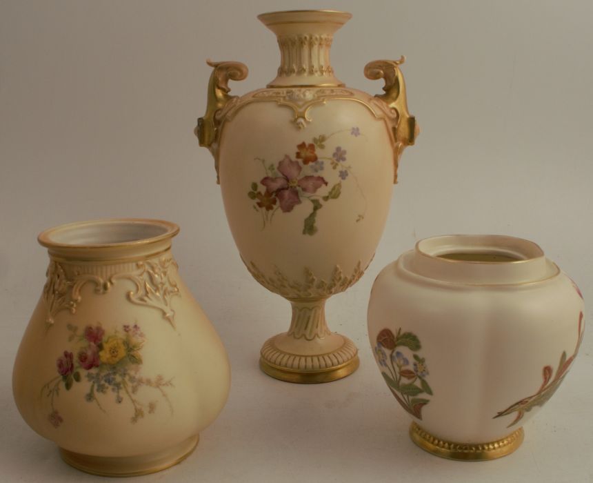 A Royal Worcester blush ivory pedestal vase, decorated with floral sprays, shape number 1618, height - Image 2 of 5