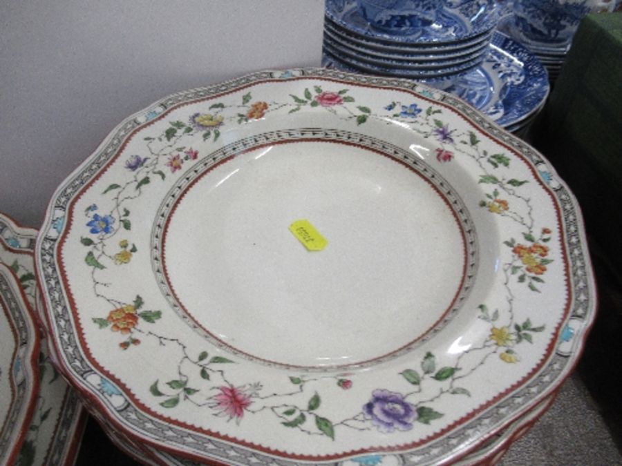 A Cauldon Ltd Brown Westhead Moore and Co dinner service, comprising covered serving dishes, meat - Bild 2 aus 5