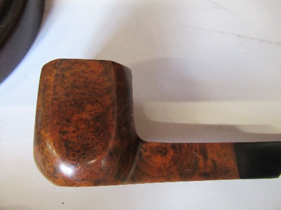 A 1930's Art Deco nut-bird pipe rack, along with five pipes, comprising an Art Deco B.B.B. square - Image 4 of 22
