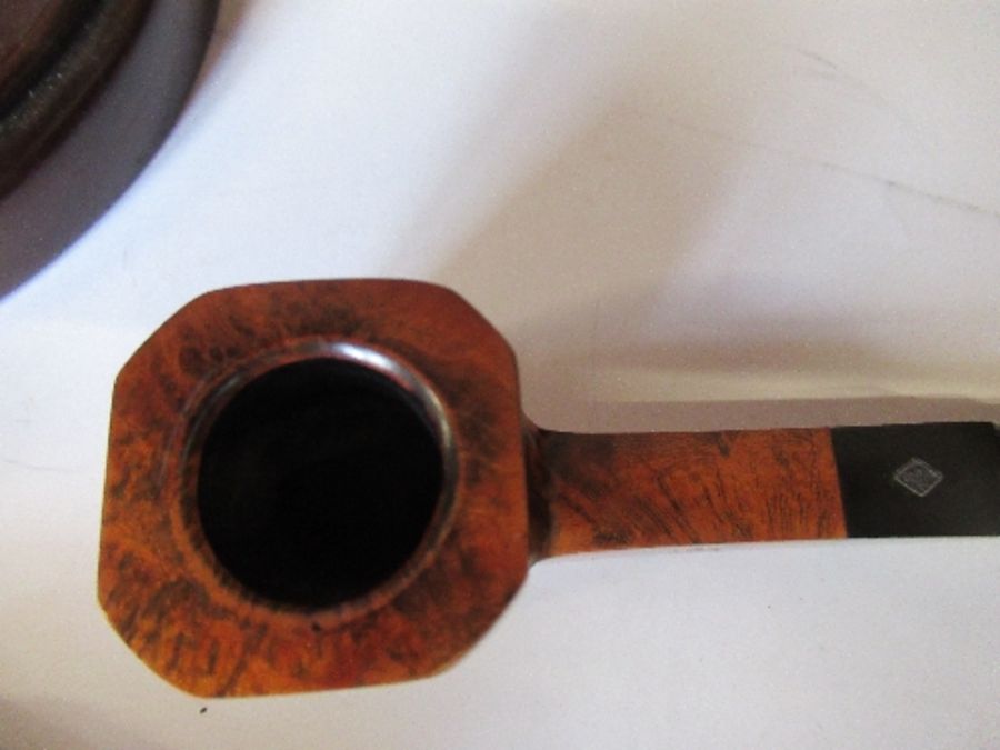 A 1930's Art Deco nut-bird pipe rack, along with five pipes, comprising an Art Deco B.B.B. square - Image 5 of 22
