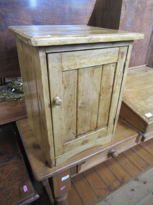 A pine pot cupboard, width 16ins, depth 15.5ins, height 20.5ins