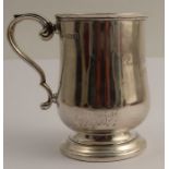 A silver baluster mug, Birmingham 1945, weight 7oz, height 4ins