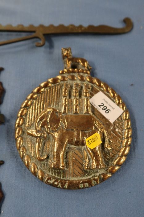 A Coventry brass boat plaque, embossed with an elephant and a castle, together with a pair of ship - Image 2 of 4