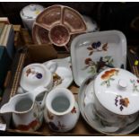 37762 A collection of china, to include Royal Worcester