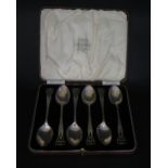 A George V Cased Silver Set of Six Teaspoons, Sheffield 1929, Cooper Brothers & Sons Ltd., 81g