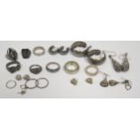 A Selection of Silver Jewellery including earrings and rings, 60.9g