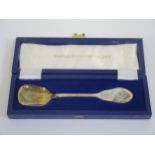 A Cased Elizabeth II Silver Jubilee Commemorative Spoon, Sheffield 1977, Harris, Miller & Co.
