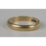A 9ct Gold Wedding Band, 35mm wide, size P, 2g