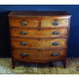 An Early 19th Century Mahogany Bow Fronted Chest of Drawers, 106(w) x 51.5(d) x 104(h) cm
