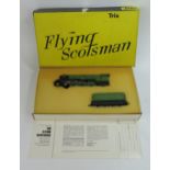 A Trix OO Gauge Flying Scotsman 4-6-2 Loco with Tender LNER 4472, excellent (needs cleaning) in