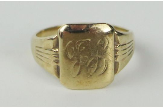 9ct Gold Signet Ring, size N.5, 3.9g