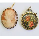 A 9 carat gold mounted cameo brooch, 4cm x 3.