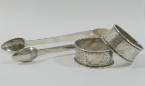 A pair of George III silver shell backed sugar tongs, London 1817, 14.