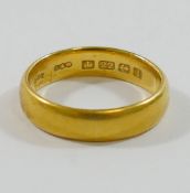 A 22 carat gold wedding band, Birmingham 1910, 5mm wide, finger size O 1/2 6.