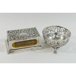 A silver match box holder, Chester 1900, with embossed top, 7cm x 4.8cm x 2.