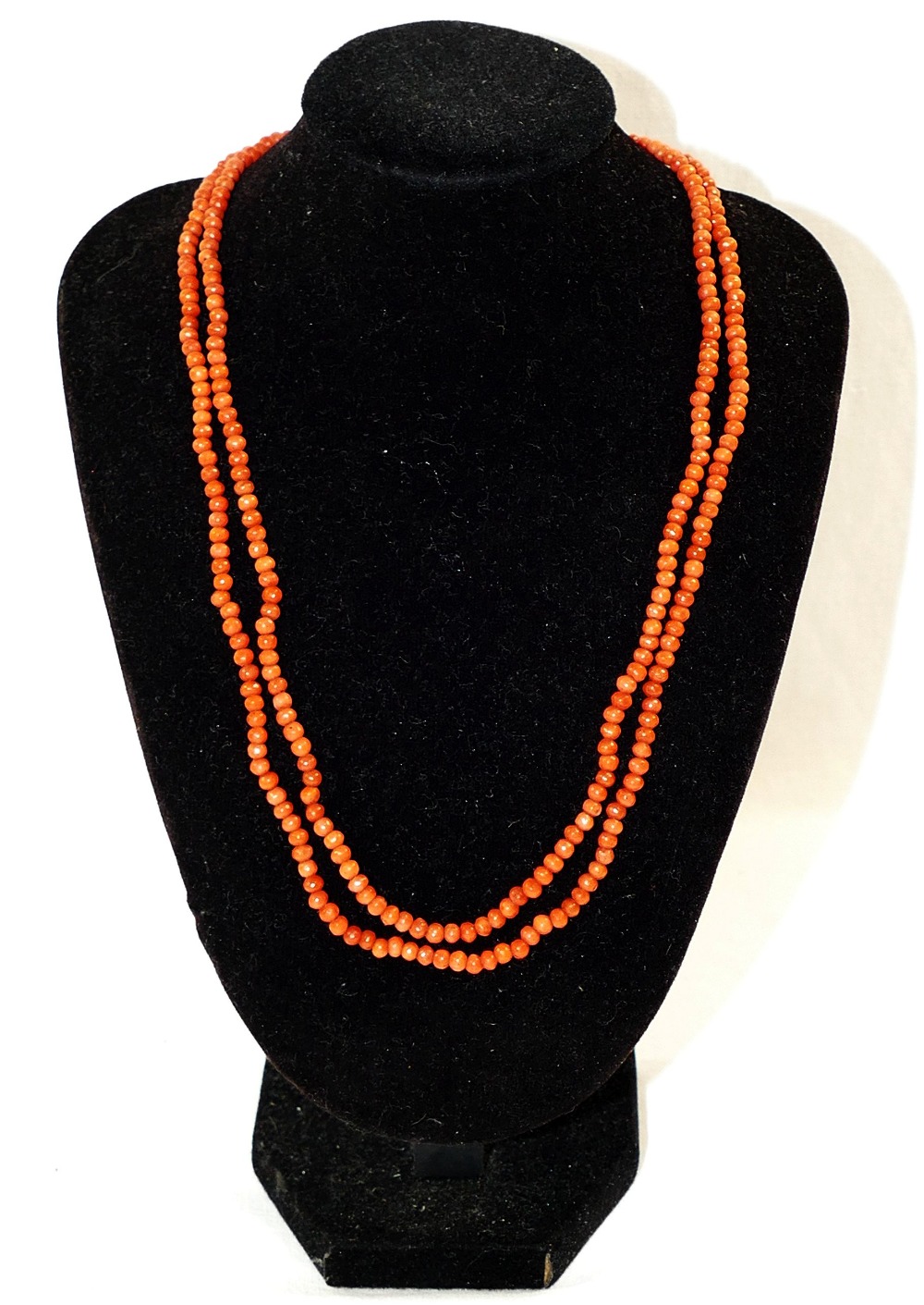 A Victorian double row coral necklace, t - Image 2 of 6