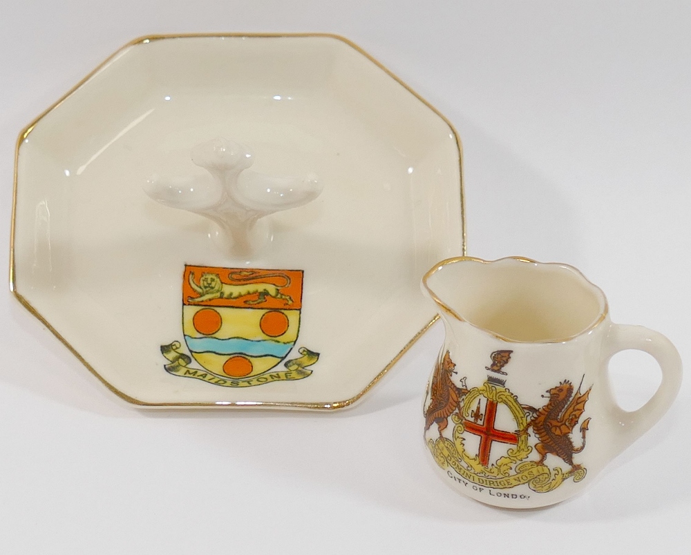 A collection of crested china, including - Image 8 of 8