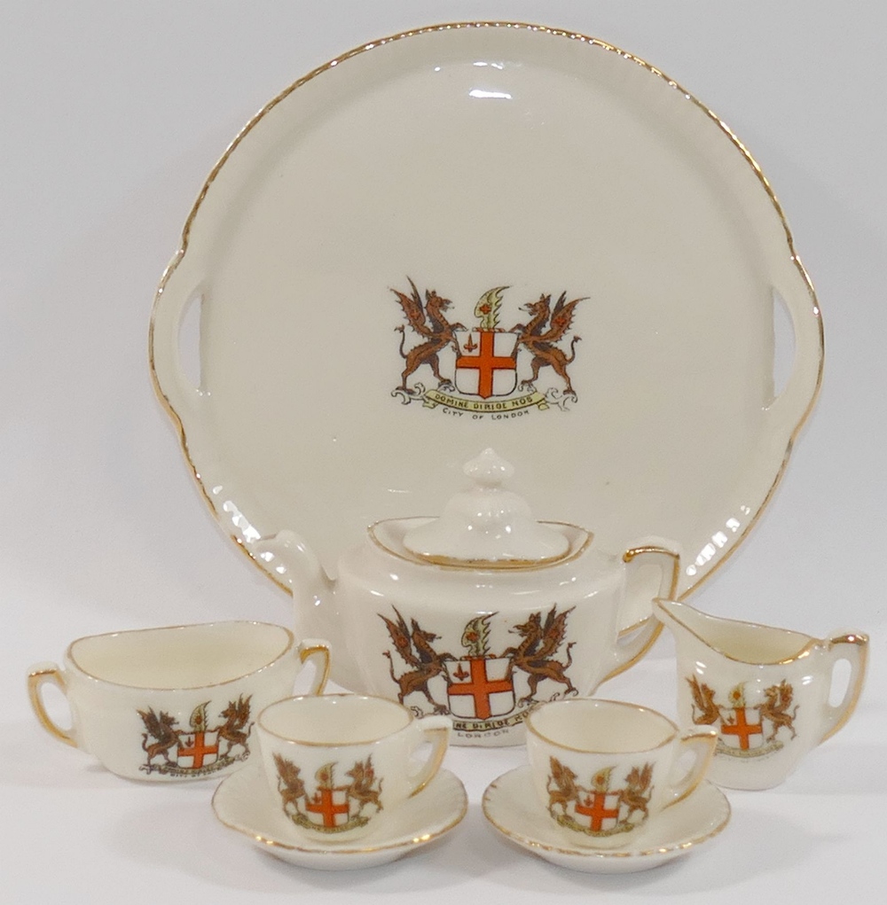 A collection of crested china, including - Image 7 of 8