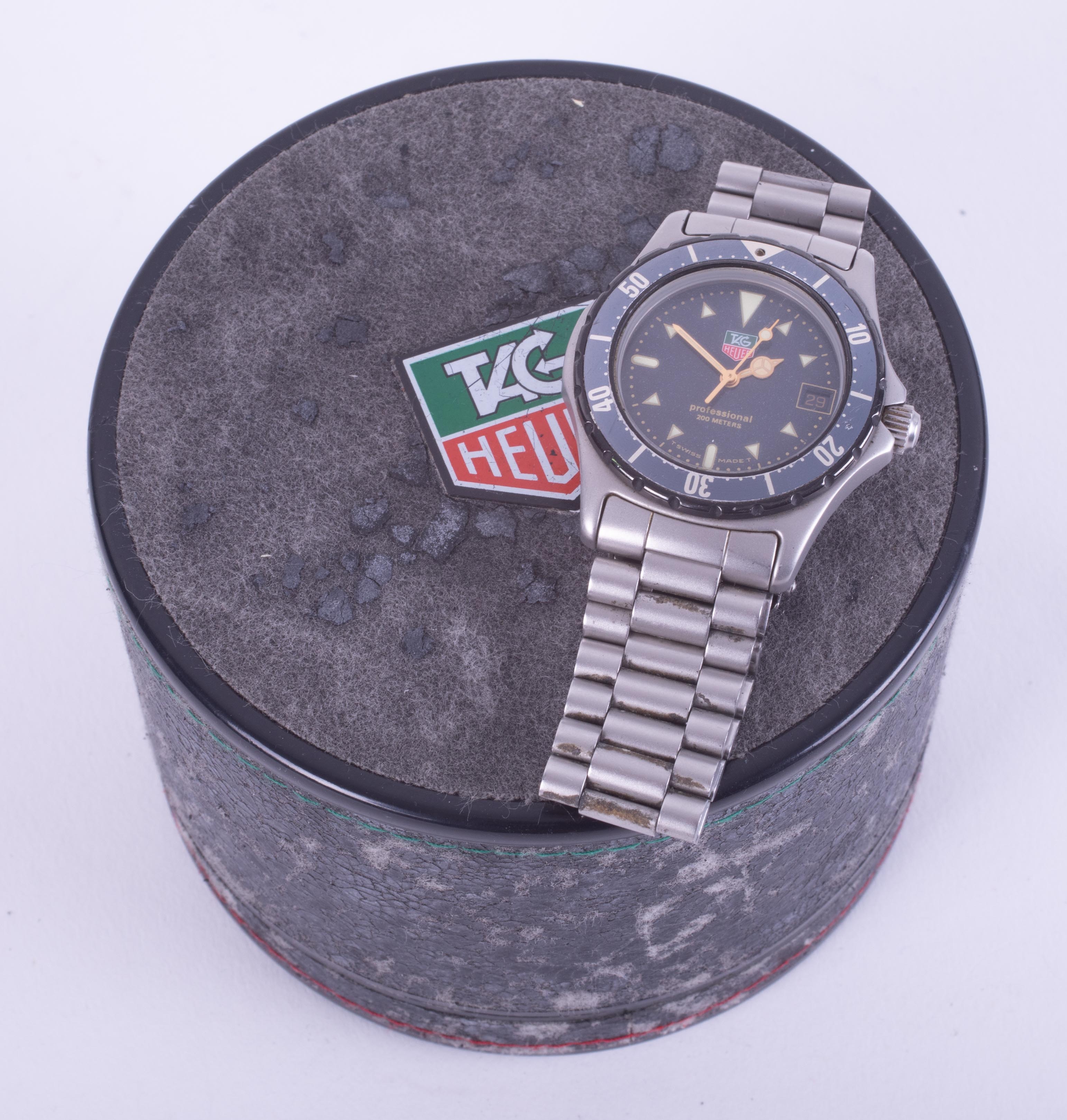 Tag Heuer, a gent's mid-size stainless steel Tag Heuer professional 200 meters quartz date - Image 2 of 2