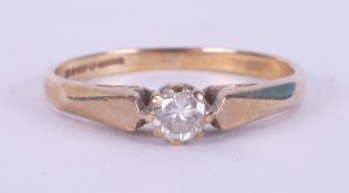 A 9ct yellow & white gold ring set with a round brilliant cut diamonds, approximately 0.17 carats,