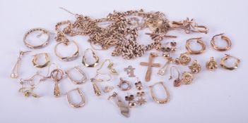 A bag of mixed 9ct gold items to include earrings, chain, bracelet, brooch, rings etc, total