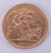 Elizabeth II gold sovereign, 1976.