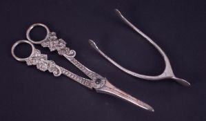 A pair of Victorian silver grape scissors, London hallmark, letter p 1870-71, maker mark GA (