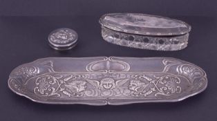 An Edw.VII small silver tray decorated with cherubs, Birmingham hallmark, date circa 1901-02, makers