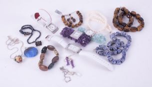 A selection of silver gemstone & other bead jewellery to include tigers eye, sodalite, freshwater