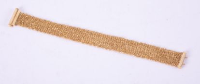 A 9ct yellow gold mesh bracelet, hallmarked & stamped Italy on the clasp prongs, length 19cm,