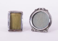 Two small silver pictures frames (2).