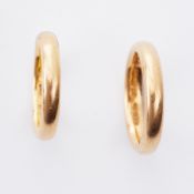 Two 22ct yellow gold wedding bands, both size K, total weight 9.55gm.