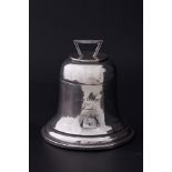 A silver bell shaped inkwell with inscription dated 1918, height 14cm.