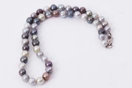 Southsea style pearl necklace.