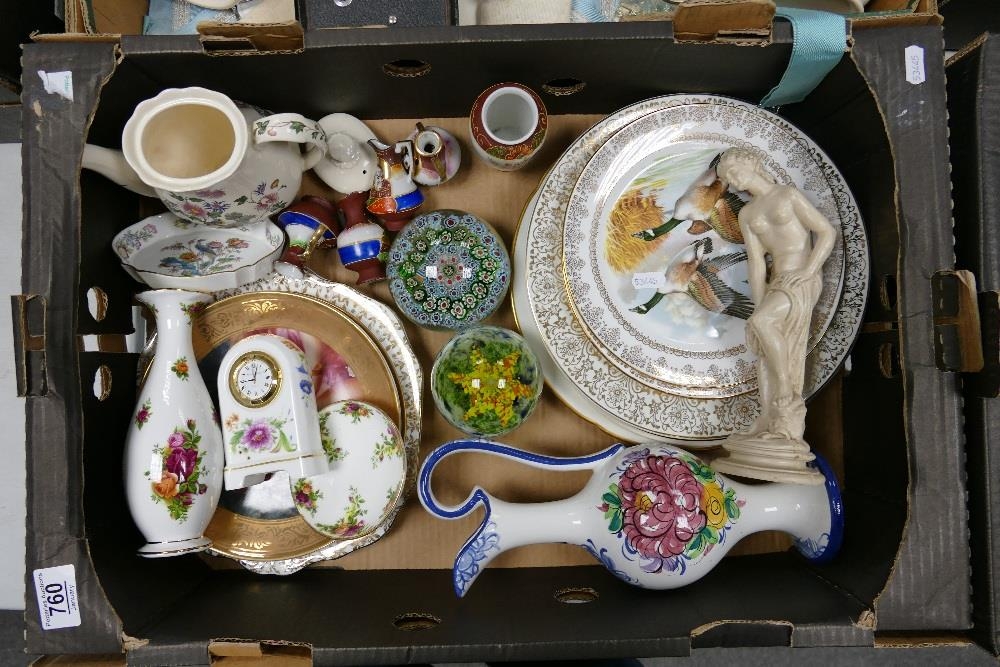 A mixed collection of items to include: decorative wall plates, Old Country Rose Patterned items,