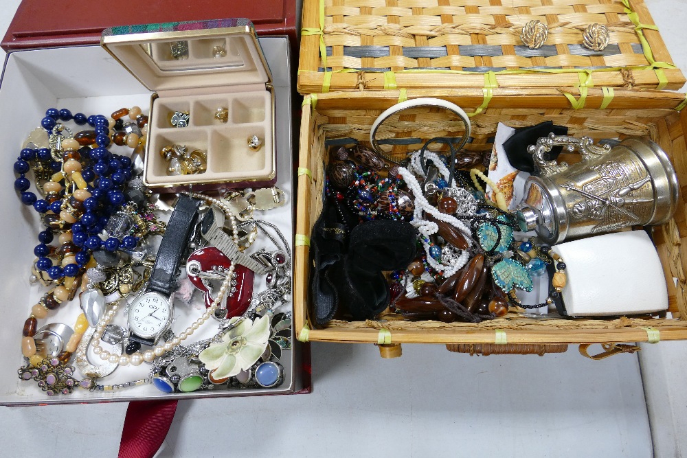 A collection of Costume Jewelry To include: watches, brooches, beads, necklaces etc