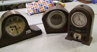 Three Oak Cased Mantle Clocks: (0ne oak effect plastic).