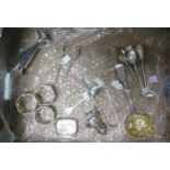 Good group of hallmarked silver collectables: includes sifter spoon, vesta case, napkin rings,