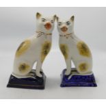 Pair of Staffordshire Type Cats: height 19cm(2)