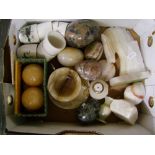 A collection of onyx/agate items, eggs, etc (1 tray).