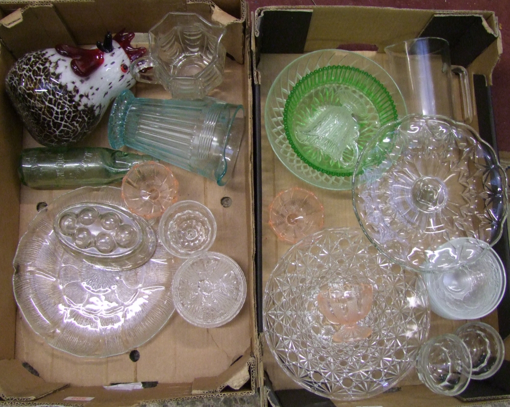 A mixed collection of glassware to include; vases, jelly molds, bowls etc (2 tray)